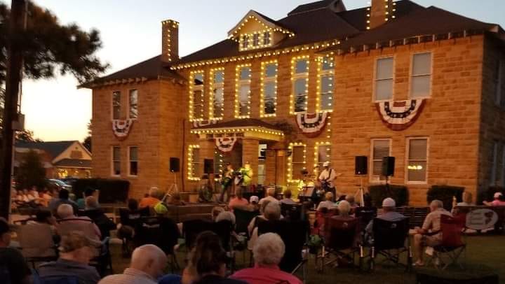 Mountain View Courthouse Music